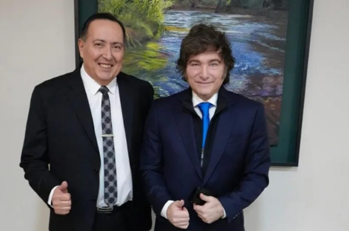 Creer o reventar: Pastor amigo de Milei asegura que 100 mil pesos se transformaron en 100 mil dólares milagrosamente