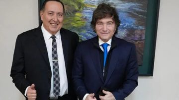 Creer o reventar: Pastor amigo de Milei asegura que 100 mil pesos se transformaron en 100 mil dólares milagrosamente