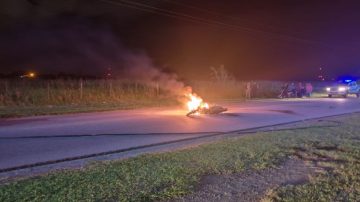 Raid de violencia en Frías: menores ebrios provocaron daños y prendieron fuego una moto