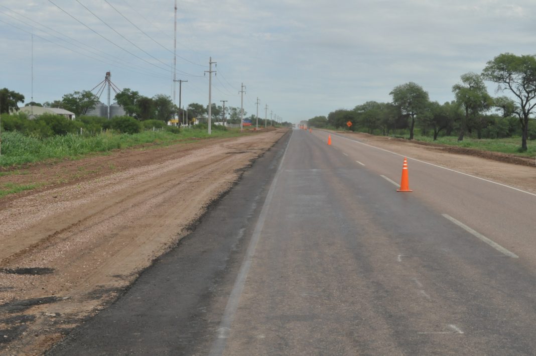 Monte Quemado: Volcó un camión jaula que transportaba más de 50 vacunos