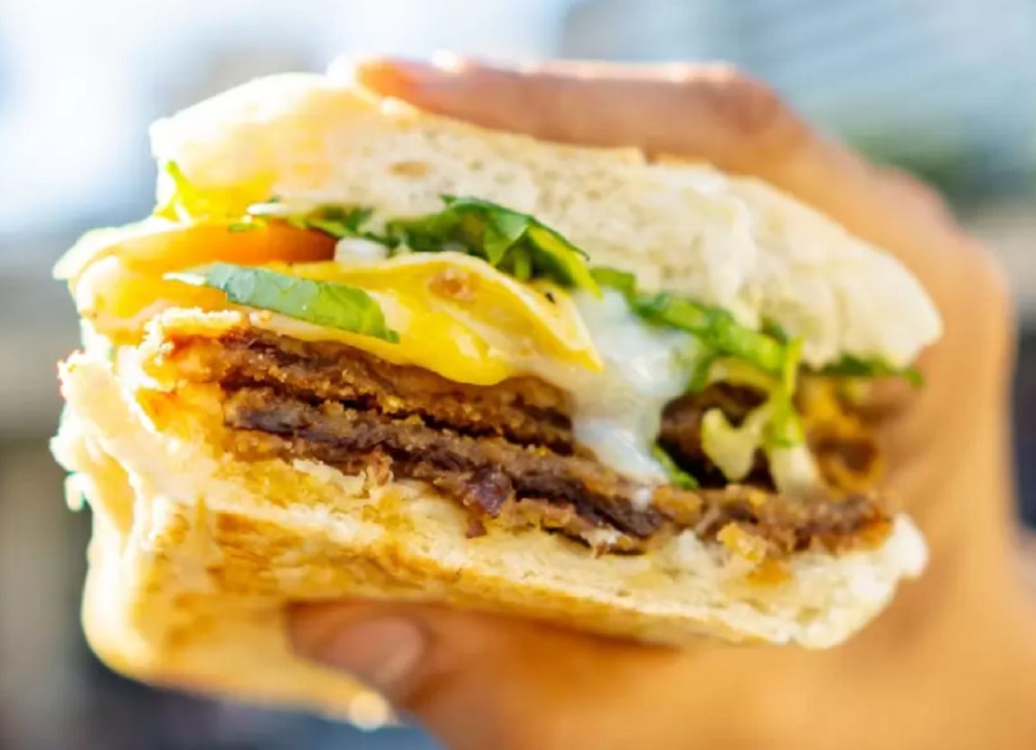 Tragedia: comió una milanesa en el colectivo y a los minutos la hallaron muerta