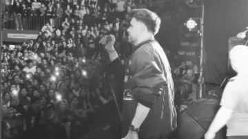 Videos: un show de Q´Lokura en San Juan colapsó el estadio y fanáticos se quedaron afuera