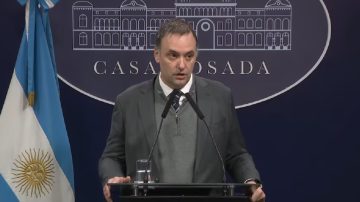 La motosierra avanza: Milei ordenó cerrar Vialidad Nacional