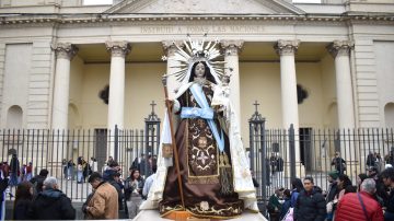 Hoy la imagen de la Virgen del Carmen visitará el edificio de la Municipalidad de Capital