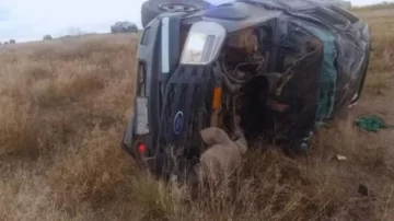 Murió un intendente al volcar con su camioneta: iba con su mujer y dos hijas