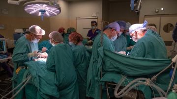 FOTOS: Cómo fue la cirugía en la que separaron a bebés siamesas en el Hospital Garrahan