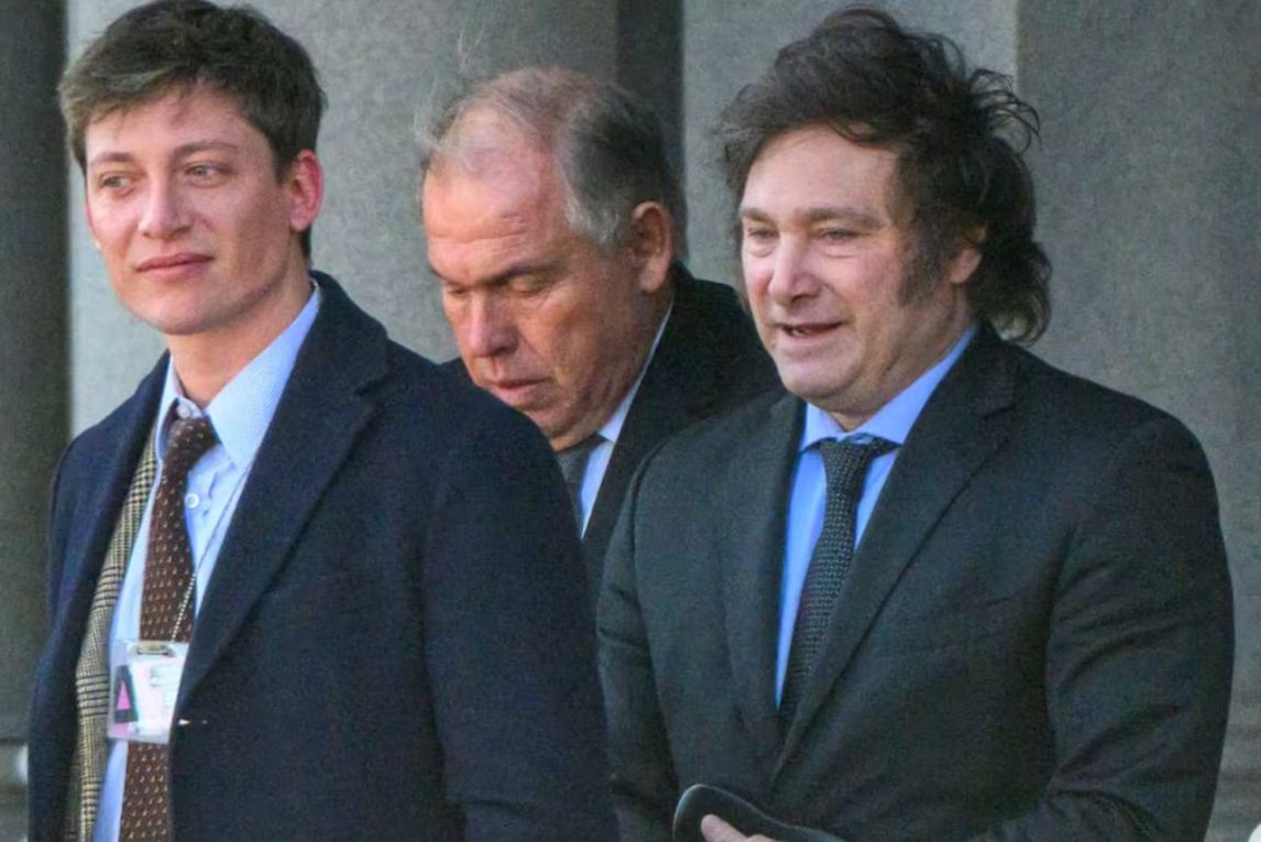 Investigan a una empresa vinculada a Santiago Caputo por presunto lavado de dinero