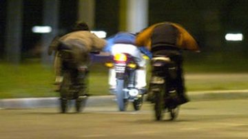 Vecinos preocupados Añatuya por la circulación de bandas de motociclistas por la noche