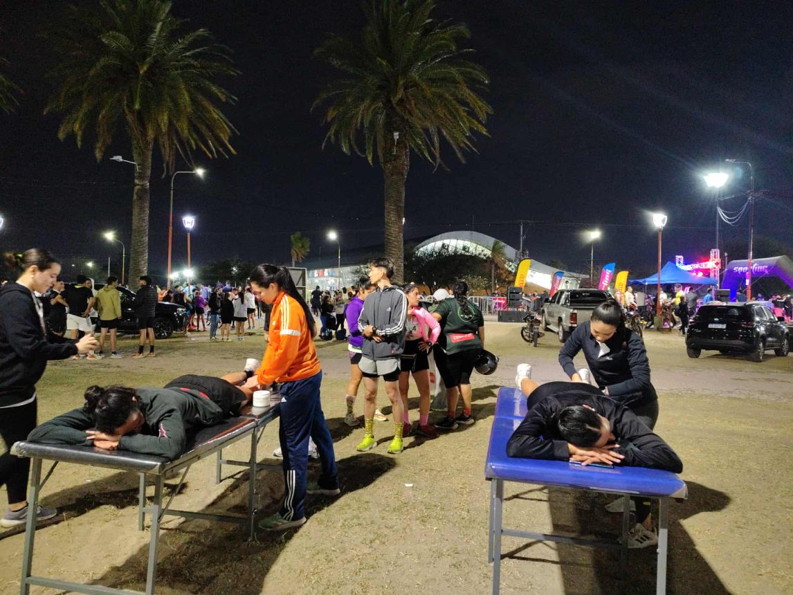 El Colegio de Kinesiólogos acompañó el primer maratón aniversario de Info del Estero
