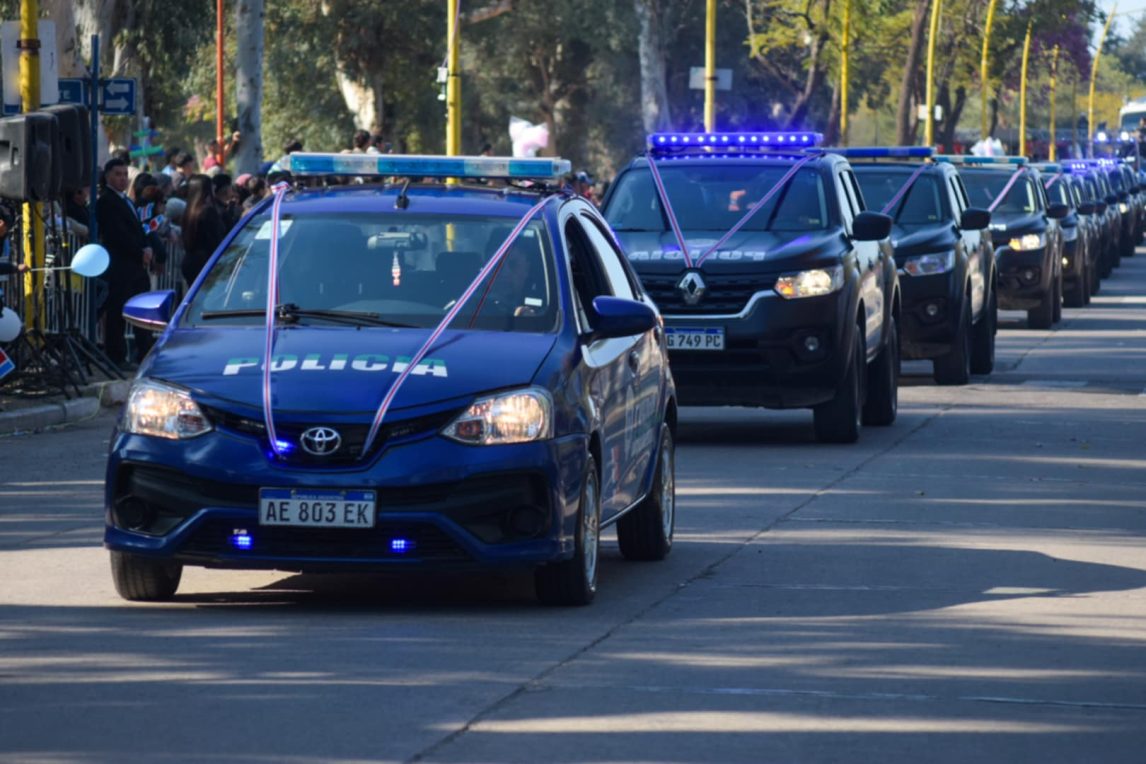 Aniversario de la Policía: el gobernador Zamora entregó 80 camionetas y 24 motos