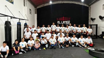 Cinturones negros y de color de Full Contact rindieron en la sede El Látigo Team