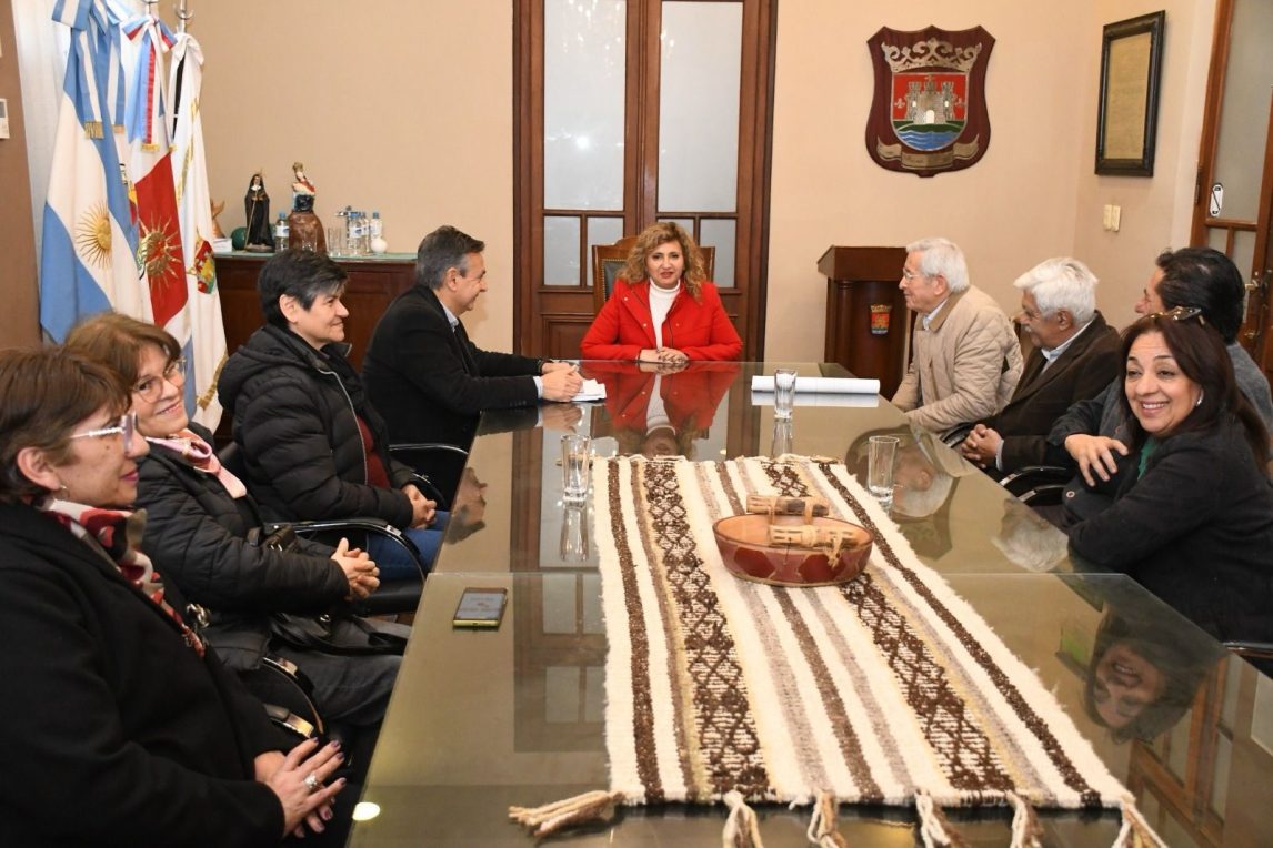 La intendente Fuentes recibió en el salón de acuerdos a la asociación civil Templanza