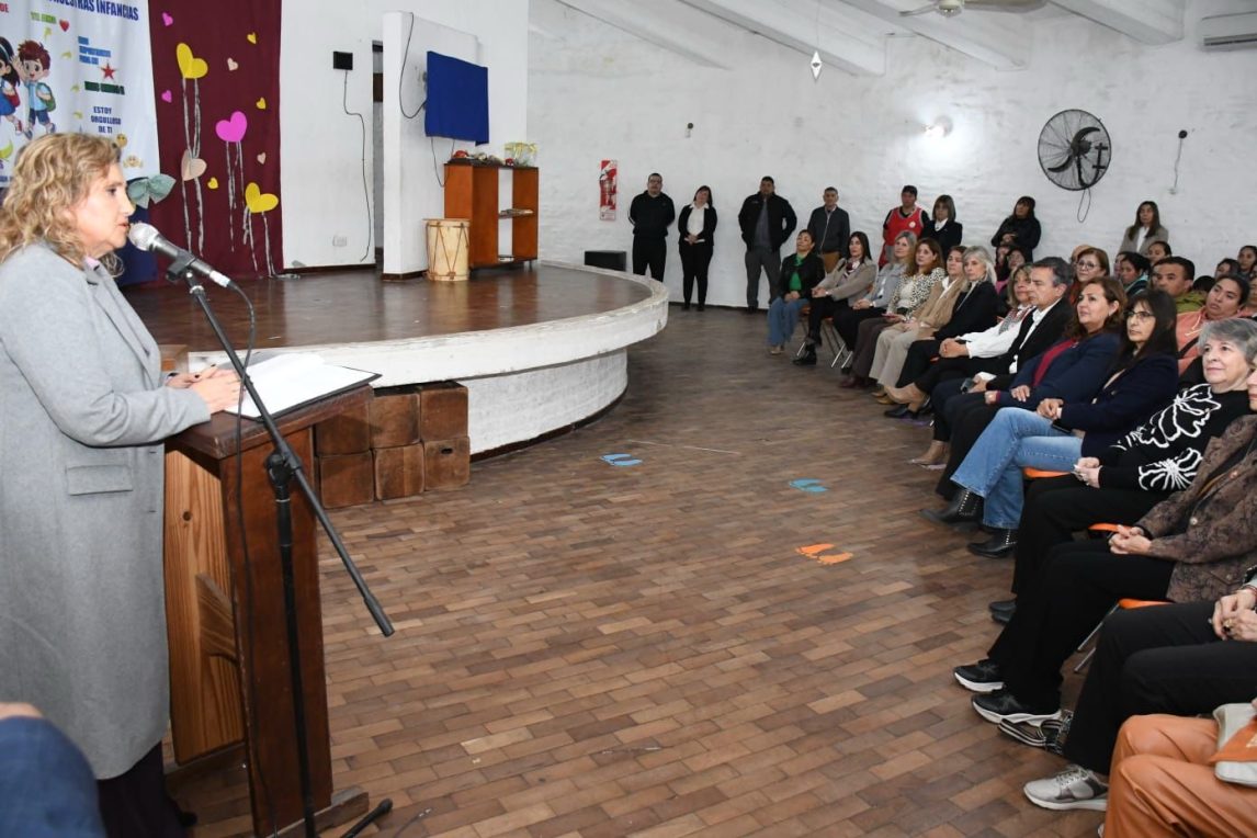 La intendente Fuentes participó del reconocimiento del Rotary Club Huarmi a los jardines de infantes municipales