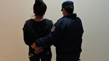 Detienen a una mujer por intentar pasarle cocaína y marihuana a su familiar detenido