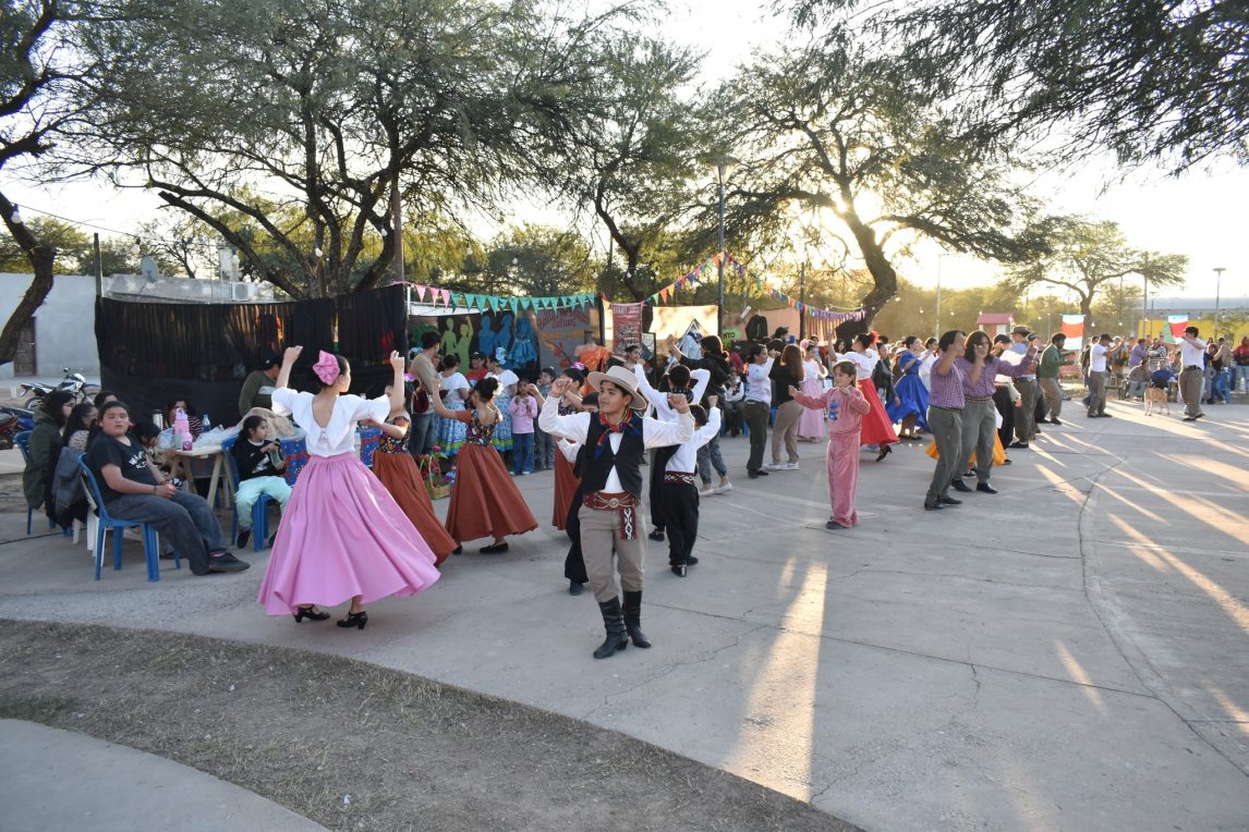 Vecinos de Colonia El Simbolar disfrutaron de la música y la danza en un encuentro cultural