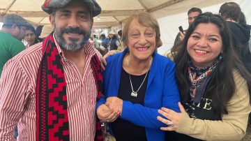 Visita especial en la Expo Santiago Productivo:  La Gringa en el stand de Info del Estero