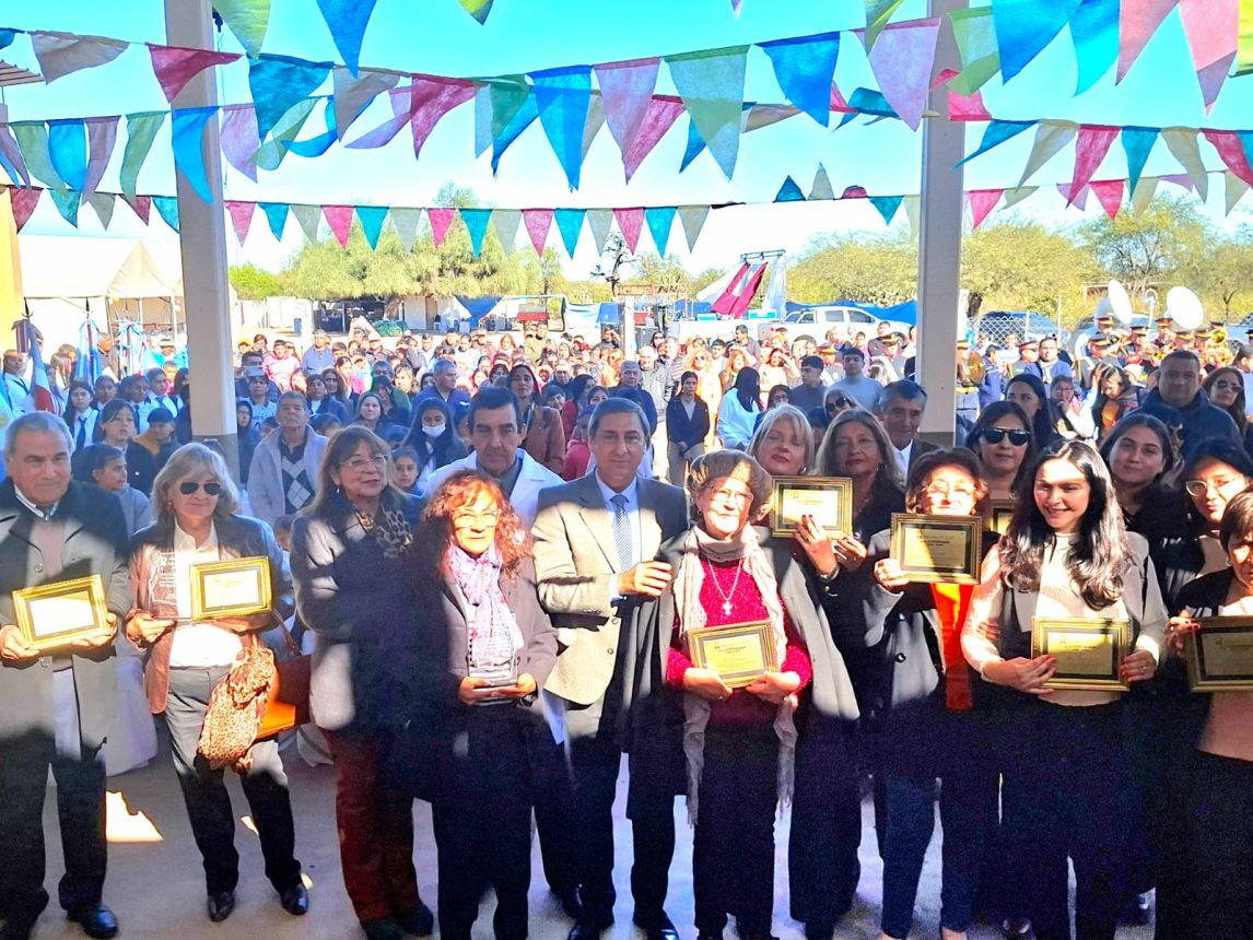 Silva Neder encabezó el acto por el centenario de la escuela N° 413 de Majada Sud