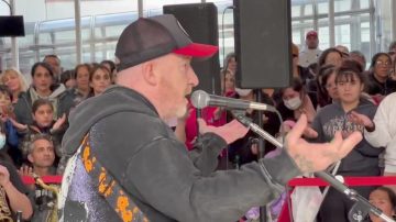 La Berisso se presentó en el Garrahan: “Vamos a recibir la bendición de Dios para que se vayan pronto a casa”