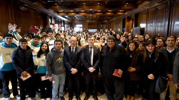 Zamora y Suárez recibieron a estudiantes de 7 departamentos: “Estos espacios son de todos ustedes”