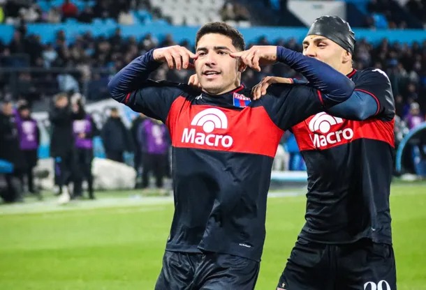 Tigre se lo dio vuelta a Racing con dos goles sobre la hora