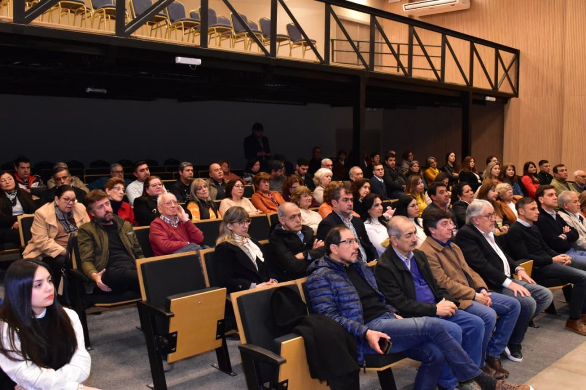 Gran velada cultural en Fernández con la presentación del libro “Almas Quemadas” de Federico Storani