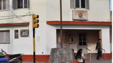 Pelea de chicos escaló a gresca de adultos: Un hombre le rompió los dientes a una mujer