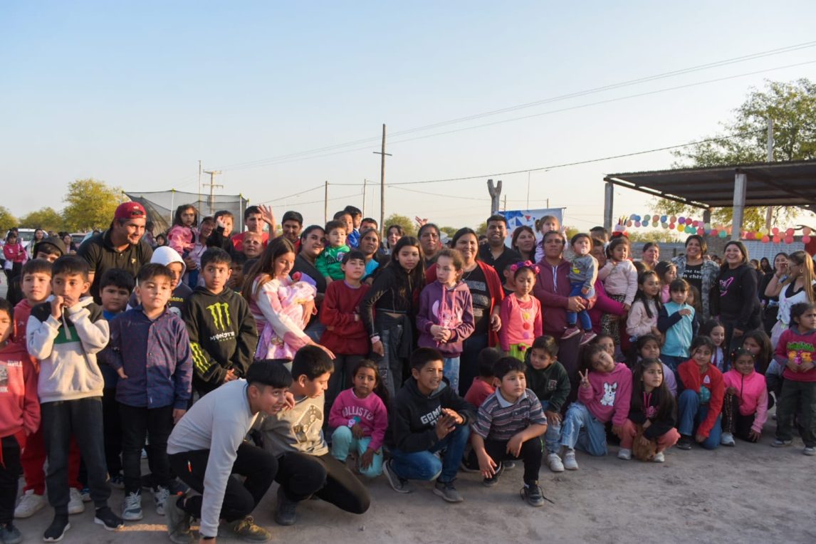 MÁS FOTOS: Una tarde de sonrisas y juguetes en Vaca Huañuna