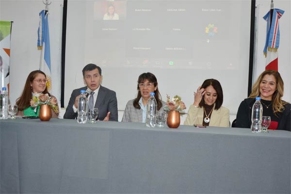 Unse: primera cohorte de enfermería familiar y comunitaria