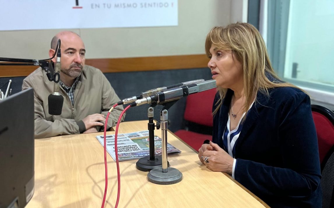 Verónica Larcher, junto a Mirolo: “La deserción escolar en Santiago es preocupante”