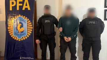 “La pelota no se mancha”: detienen a un hombre por infringir los derechos de autor en transmisiones de partidos de fútbol