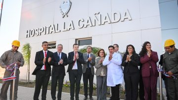 Zamora inauguró en La Cañada un hospital distrital, junto con otras obras y entregó viviendas sociales