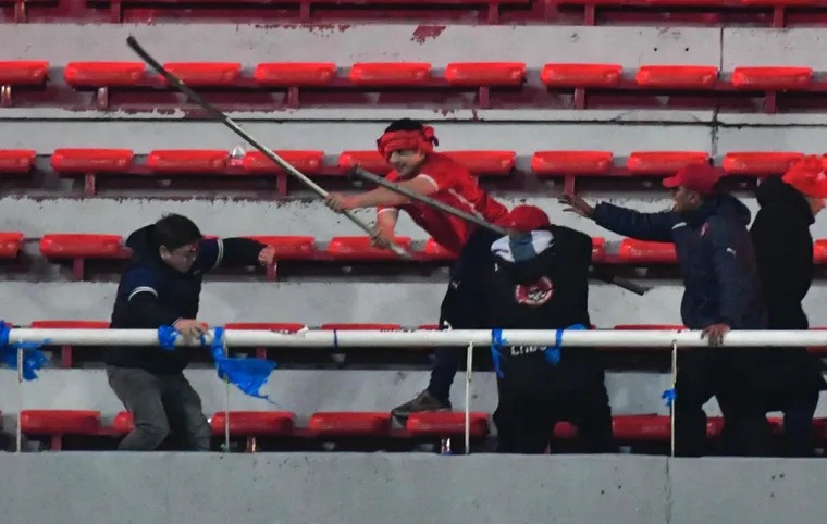 Por los incidentes del miércoles suspendieron el partido de Independiente y Platense