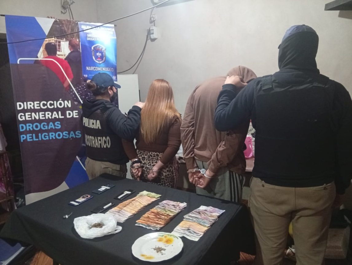 Procedimientos por narcomenudeo en Frías: dos detenidos y secuestros de droga, dinero y vehículos