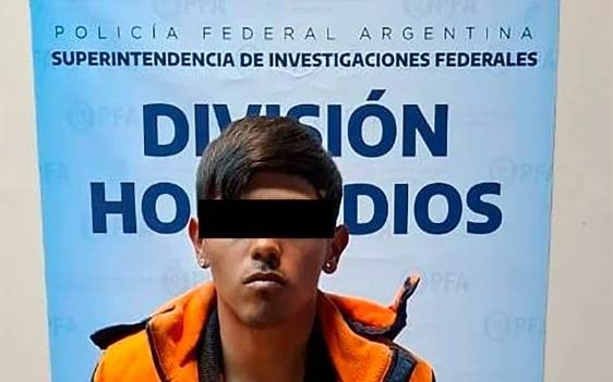 Lo buscaban por asesinar a una adolescente: Lo descubrieron por una denuncia de su novia en redes