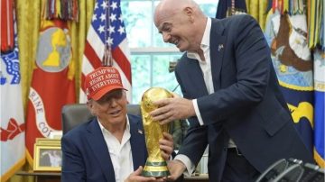 Infantino llevó la Copa del Mundo a Trump: “El último fue Messi y ahora usted que es un ganador”