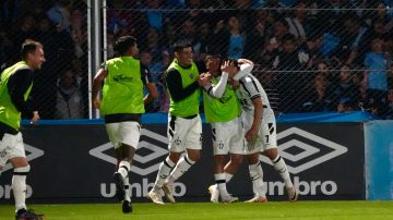 En Vivo: El Ferro sorprende y le gana a Huracán