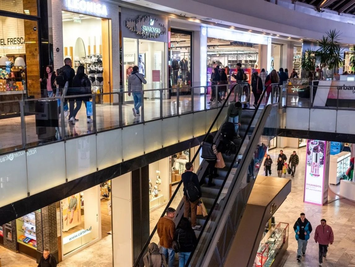 Suspenden viajes de compras a Chile por amenazas de barras