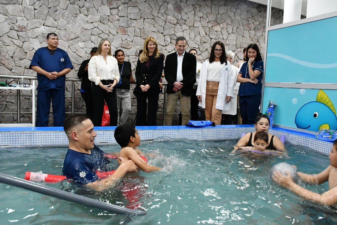El IPRI inauguró sus piletas terapéuticas refuncionalizadas para niños y adultos
