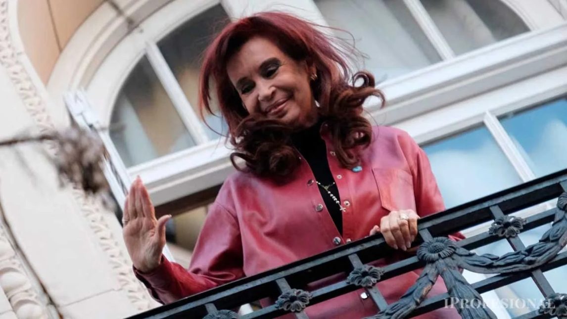 Cristina Kirchner arremetió contra Milei: “Escuchamos hasta el porcentaje de coima que cobrara la hermana”