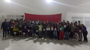 El municipio de Brea Pozo entregó las primeras becas para estudiantes