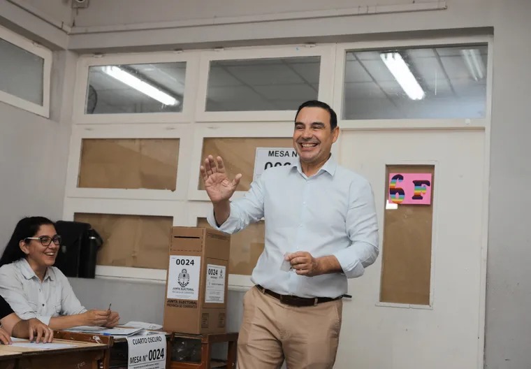 Elecciones en Corrientes: Valdés fue a votar y se desvinculó de la agresión a Karina Milei