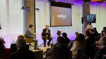 El gobernador Zamora fue expositor en la Smart Cities Summit 2025 de Uruguay