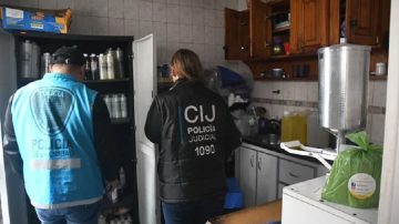 Allanaron una fábrica clandestina de alisadores y otros productos capilares adulterados