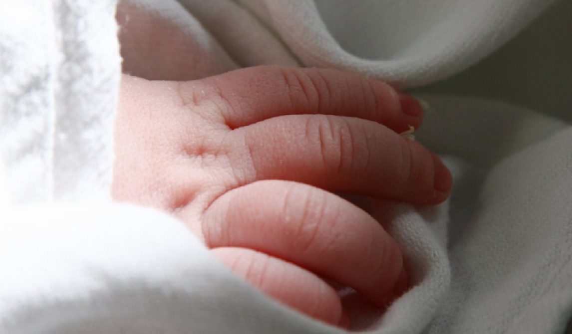 Una mujer dejó a su bebé de tres meses para ir al kiosco y cuando regresó se la habían robado
