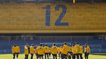 Mendoza: Aparecieron pasacalles con mensajes para los jugadores de Boca