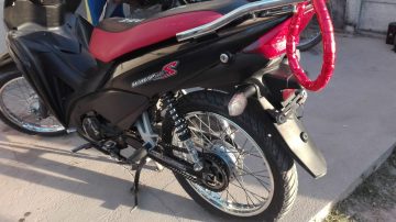 Robaron una moto en avenida Colón y piden colaboración para recuperarla