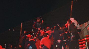 Incidentes en Avellaneda: más de 30 detenidos, hinchas chilenos desnudados y apaleados