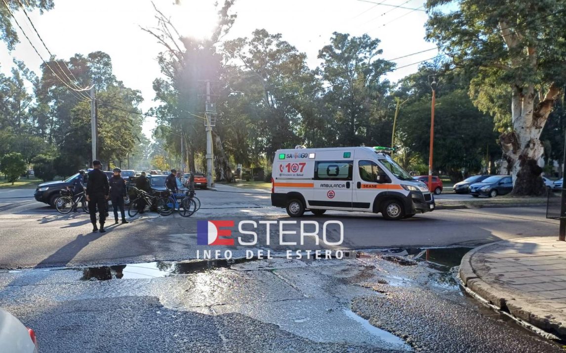 Una camioneta embistió a una ciclista en la esquina de Olaechea y Urquiza