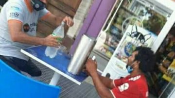 Esteban, presente en el velorio de Coo, su entrañable amigo