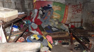 Macabro: encontraron restos humanos en la casa de un sospechoso de asesinar a gente de la calle